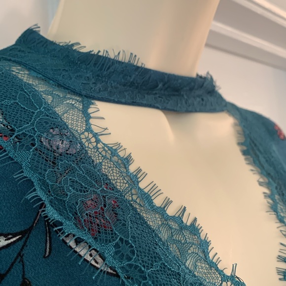 Green Floral Tunic Top/Mini Dress Charming Charlie sz m - Picture 6 of 9